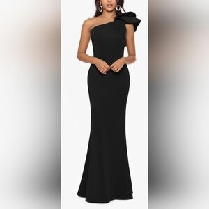 Betsy & Adam "Daisy" Long Scuba Crepe One Shoulder Dress NWT Size: 4P